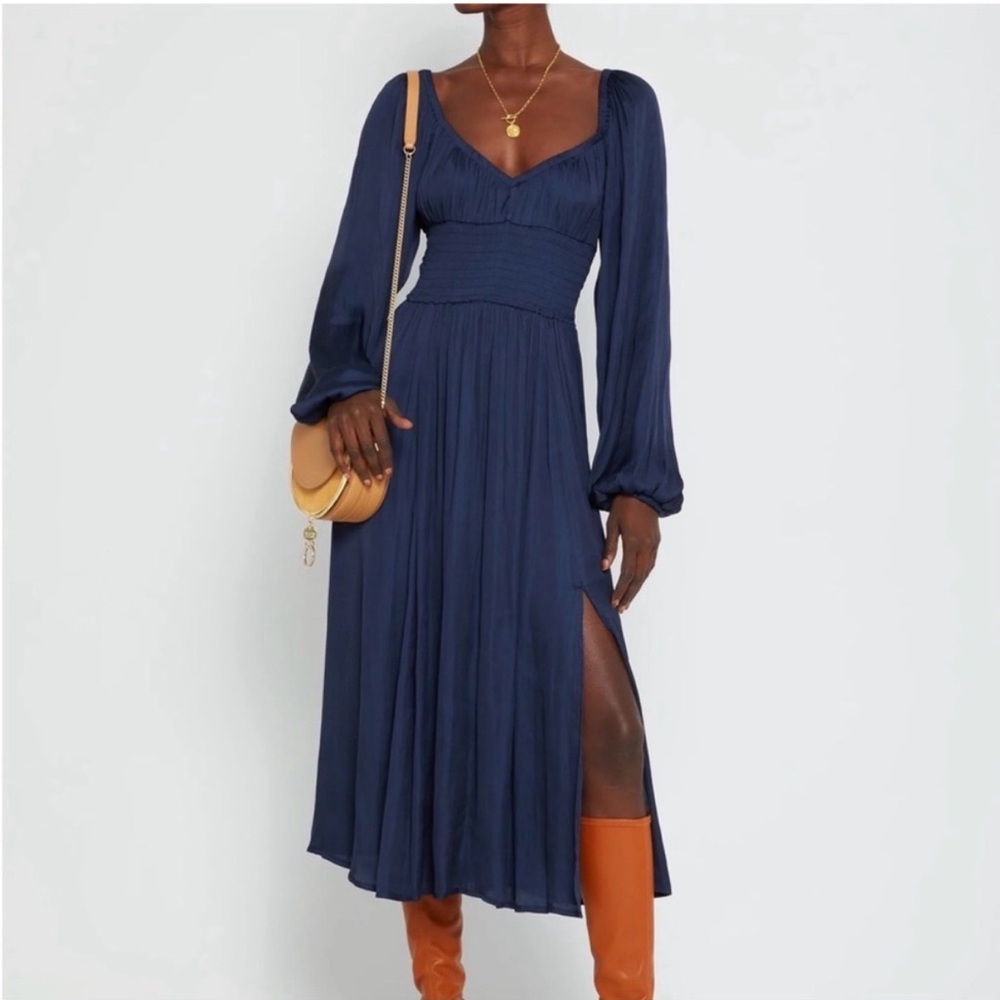 Few Moda New York Nala long sleeve navy blue satin like dress Size Large